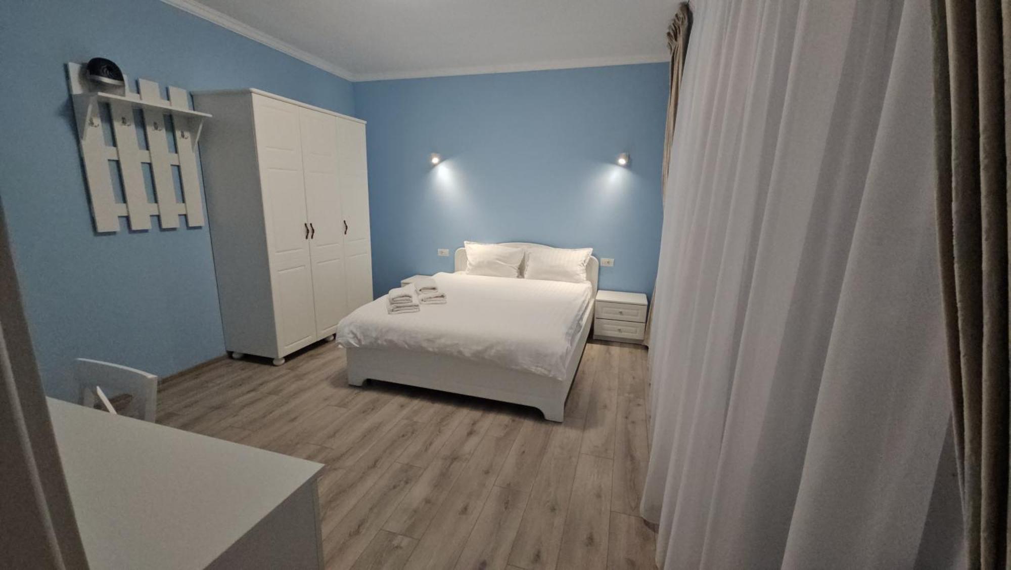 Bed and Breakfast Colt De Rai Hîrtoape Exterior foto